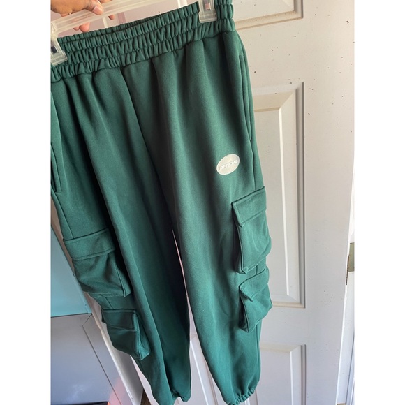Women's Boohoo Crop Cargo Sweatsuit (XL)(Green) - Picture 6 of 7